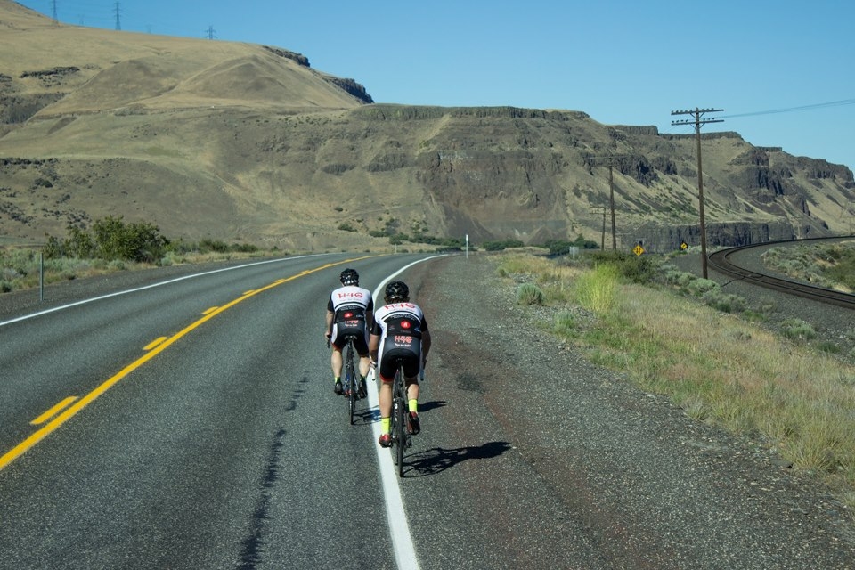 wes_bates_in_back
