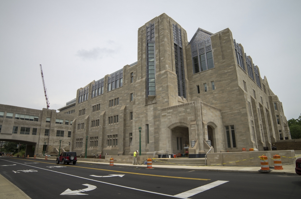 Kelley students, faculty react to new Hodge Hall